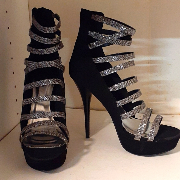 Qupid Shoes - NWOT Qupid strapped stiletto heels . Silver/ black 8.5w